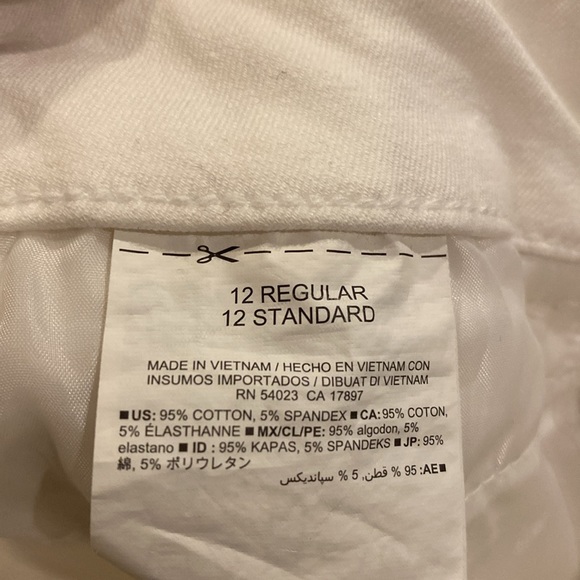 *4 for $20* Ankle length white jeans straight leg mid rise - Picture 8 of 9